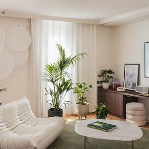 Seven 4* Paris
