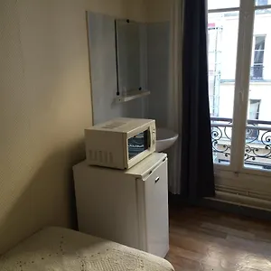 Au Royal Mad 3* Paris