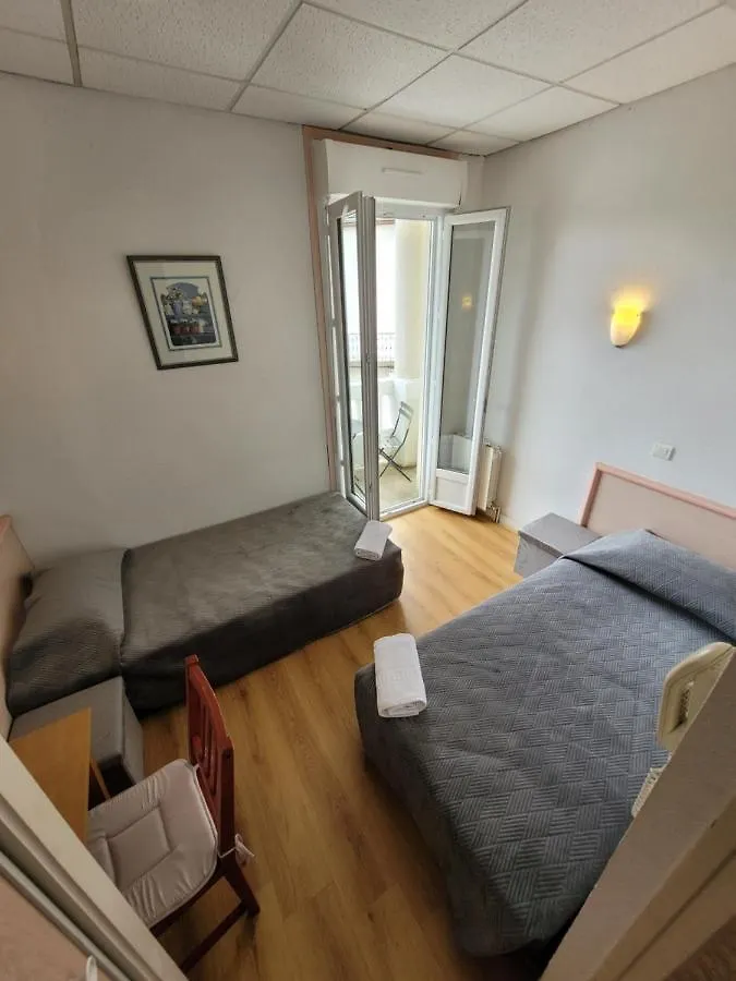Hotel Marquette Lourdes 2*,